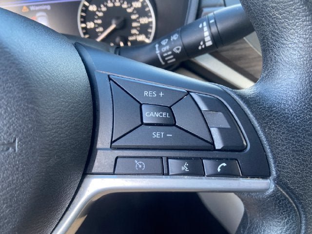 Used 2025 Nissan Altima 2.5 SV FWD image 39