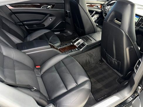 Used 2014 Porsche Panamera Turbo S Executive image 32
