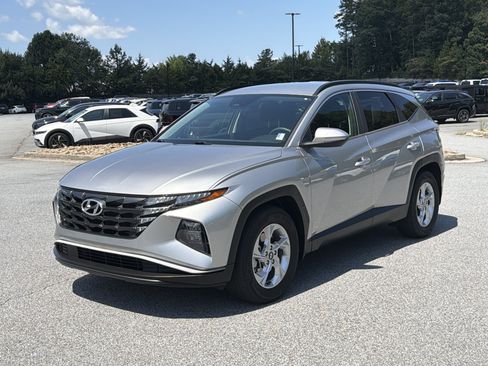 Used 2022 Hyundai Tucson SEL FWD image 3