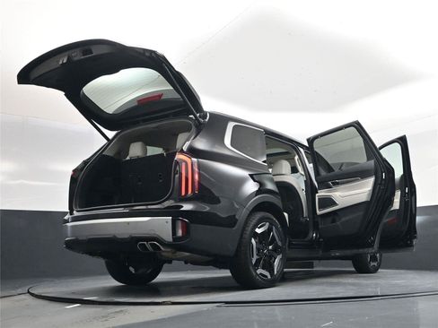 Used 2024 Kia Telluride EX image 22