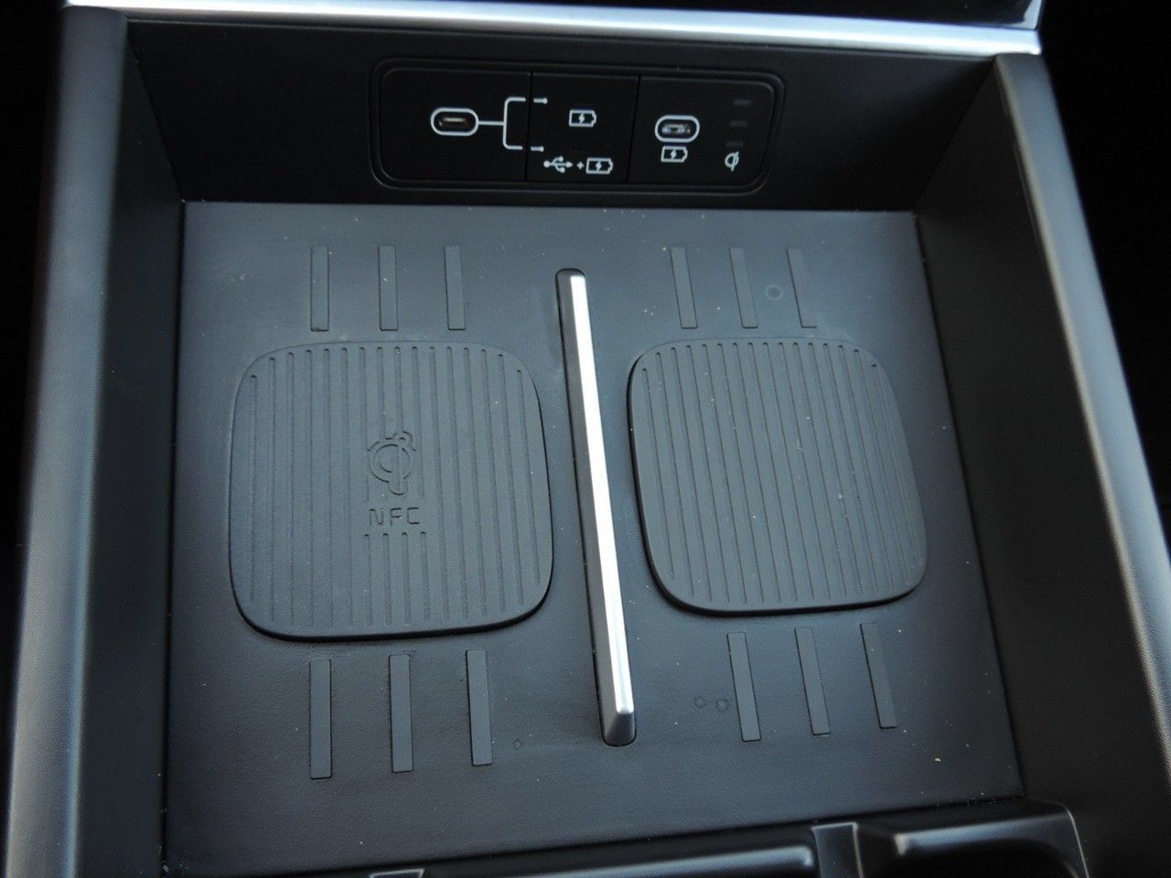 Used 2025 Hyundai Santa Fe SEL FWD image 23