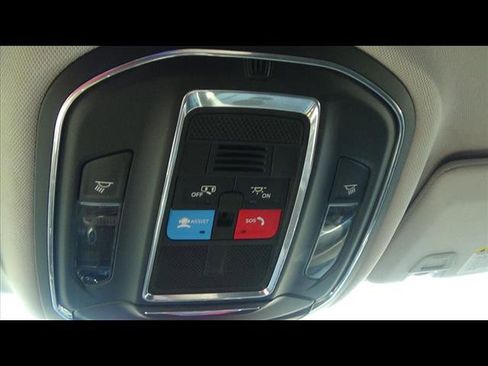 Used 2023 Jeep Grand Cherokee L Laredo image 28