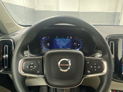 Certified 2025 Volvo XC40 B5 Ultra image 15