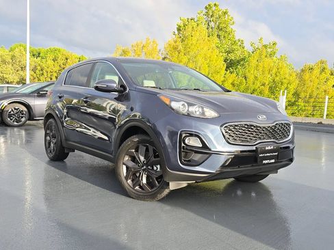 Certified 2022 Kia Sportage LX w/ LX AWD Value Edition Package image 2