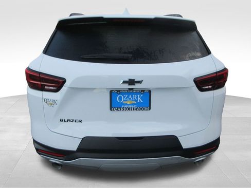 New 2026 Chevrolet Blazer LT image 4