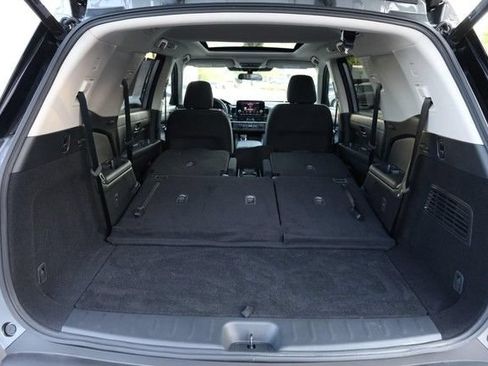 Certified 2025 Nissan Pathfinder SV w/ SV Premium Package AWD/4WD image 9