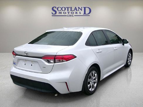 Used 2025 Toyota Corolla LE FWD image 6