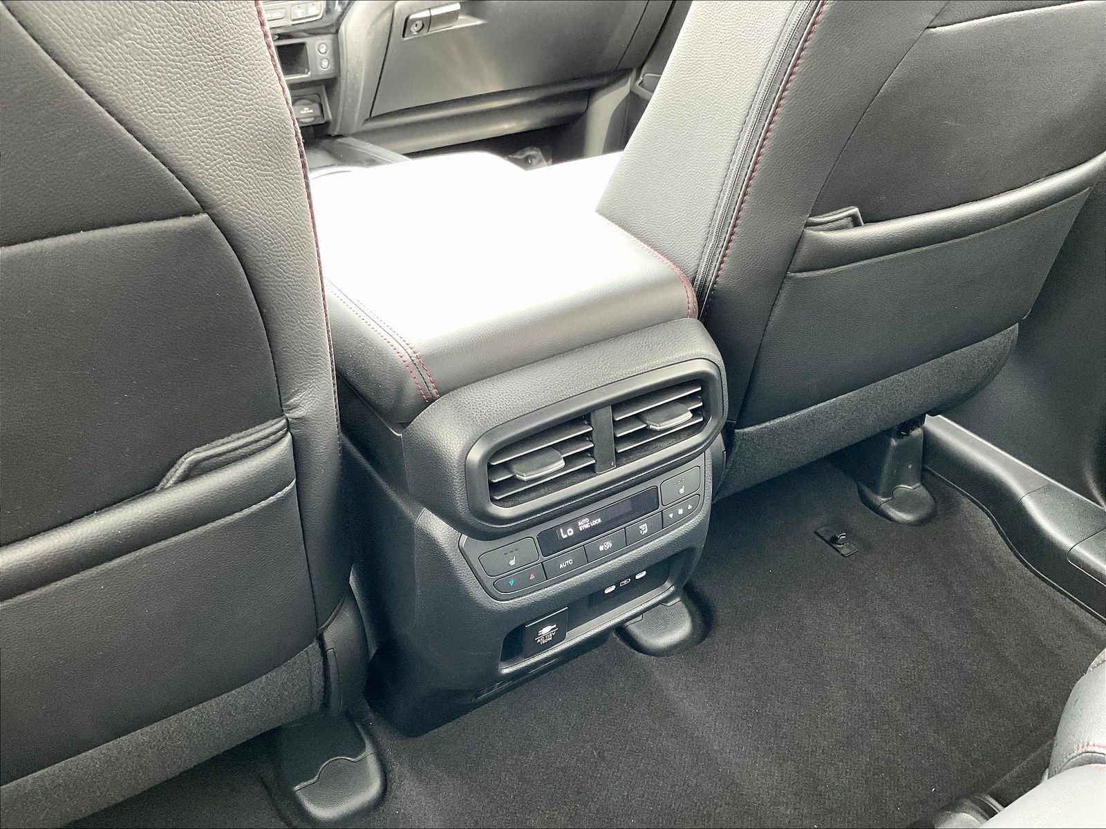 Used 2024 Honda Passport Black Edition image 13