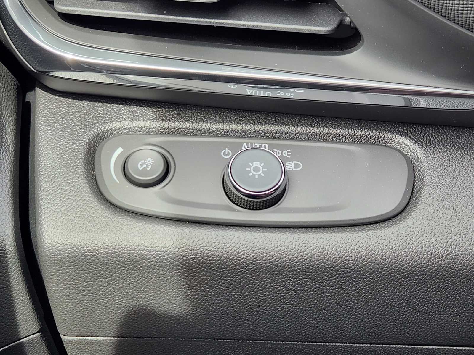 New 2026 Buick Envista Preferred FWD image 24
