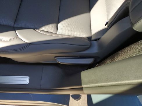 New 2026 Lincoln Nautilus Premier AWD/4WD image 12