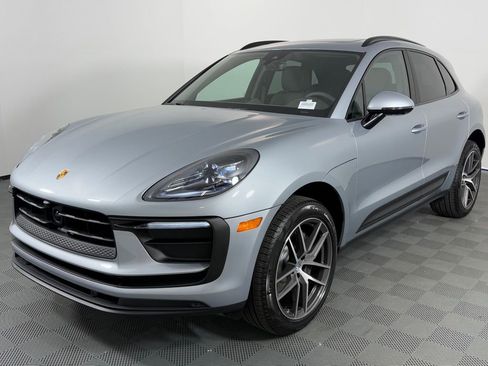 Certified 2026 Porsche Macan AWD/4WD image 1