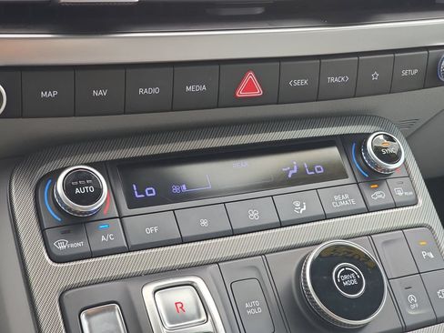 Used 2024 Hyundai Palisade SEL FWD image 22