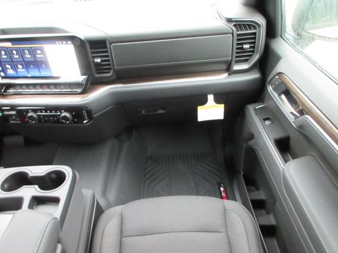 New 2026 Chevrolet Silverado 1500 RST w/ Z71 Off-Road Package AWD/4WD image 18