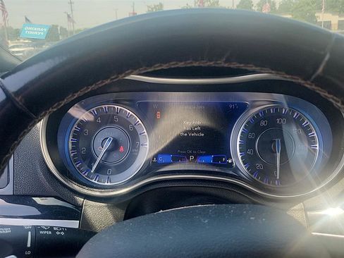 Used 2021 Chrysler 300 S RWD image 4