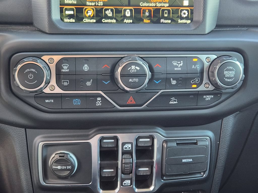 Used 2023 Jeep Wrangler Unlimited Sahara w/ Cold Weather Group AWD/4WD image 10