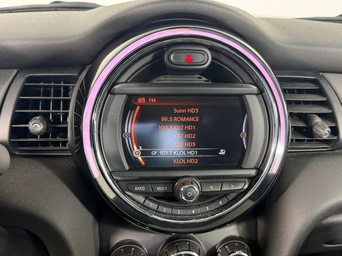 Used 2018 MINI Cooper 4-Door Hardtop FWD image 23