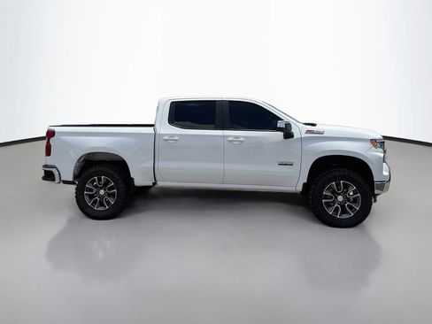 Used 2024 Chevrolet Silverado 1500 LT w/ Z71 Off-Road Package AWD/4WD image 8