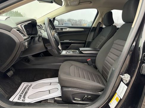 Used 2020 Ford Fusion SE image 19