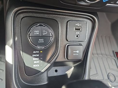 Used 2021 Jeep Compass Trailhawk image 18