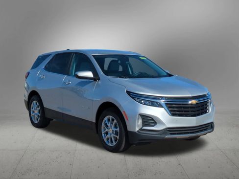 Used 2022 Chevrolet Equinox LT w/ LPO, Floor Liner Package image 8