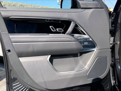 New 2026 Land Rover Range Rover SE image 12