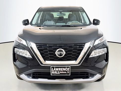 Used 2021 Nissan Rogue SV FWD image 2