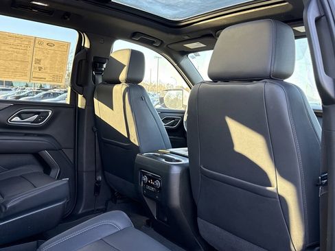 Used 2022 Chevrolet Tahoe Z71 w/ Luxury Package image 20