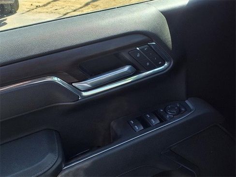 Used 2025 GMC Sierra 1500 SLT image 9