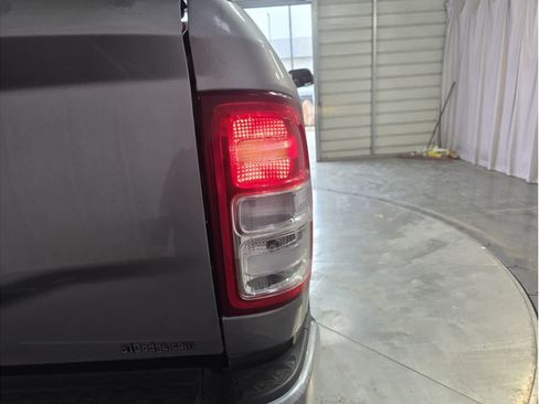 Used 2019 RAM 2500 Tradesman w/ Chrome Appearance Group image 7