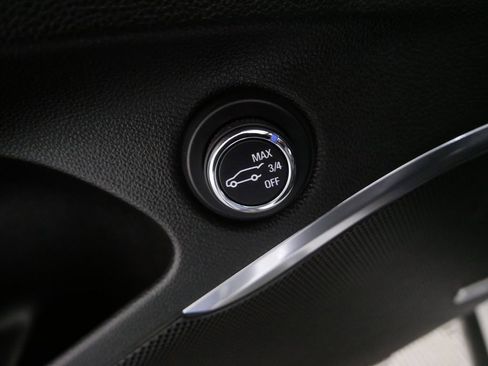 Used 2024 Buick Enclave Avenir image 18