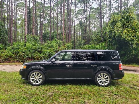 Used 2012 Ford Flex Limited w/ Equipment Group Order Code FWD image 7