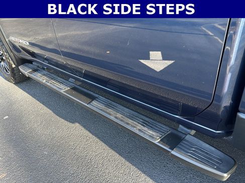 Used 2022 GMC Sierra 2500 AT4 w/ AT4 Preferred Package image 8