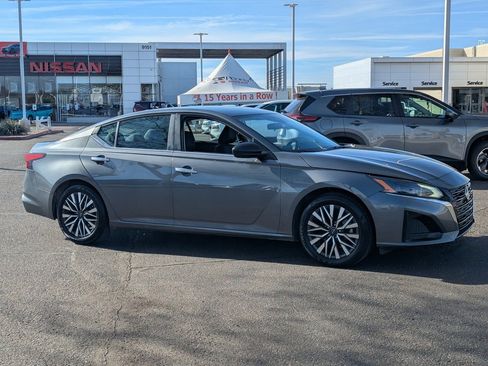 Certified 2025 Nissan Altima 2.5 SV image 6