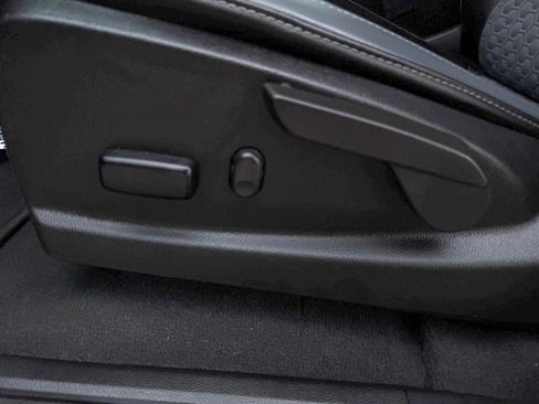 Used 2022 Chevrolet Colorado Z71 image 26