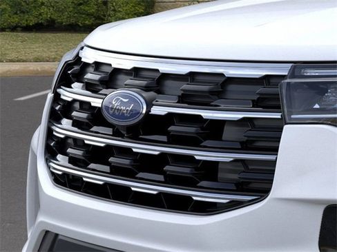 New 2025 Ford Explorer Active w/ Active Comfort Package image 17