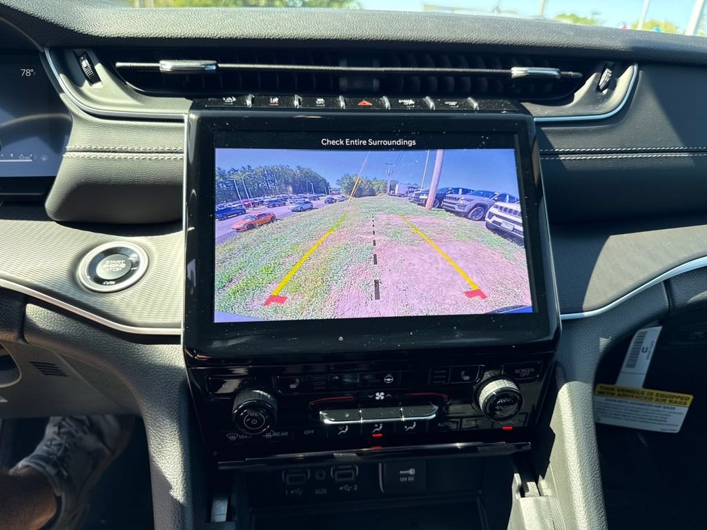 New 2027 Jeep Grand Cherokee Laredo X AWD/4WD image 13