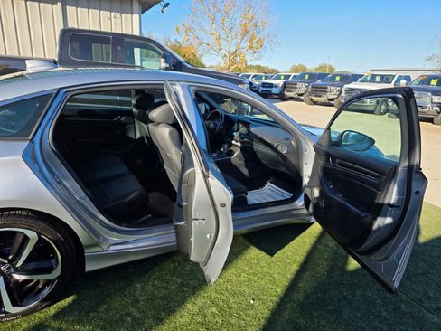 Used 2019 Honda Accord Sport image 9