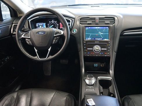 Used 2019 Ford Fusion Titanium image 12