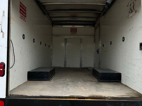 Used 2022 Ford Transit 350 DRW image 10