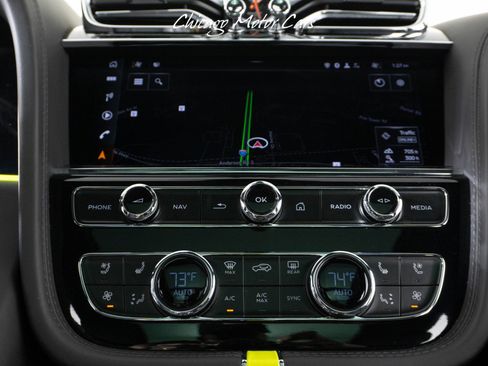 Used 2023 Bentley Bentayga Extended Wheelbase image 17