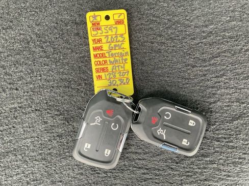Used 2023 GMC Terrain AT4 w/ Infotainment Package II image 23