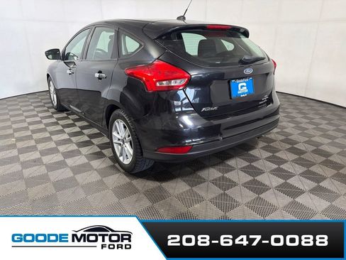 Used 2015 Ford Focus SE FWD image 5