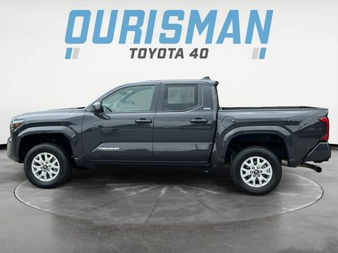 Used 2024 Toyota Tacoma SR5 AWD/4WD image 4