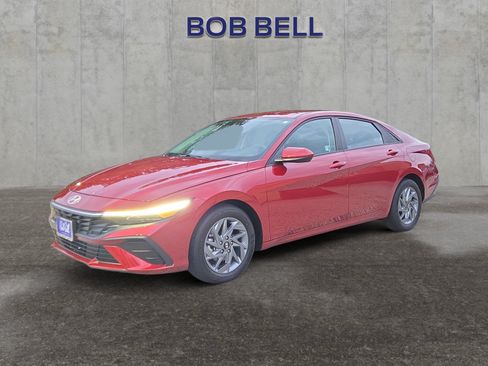 Certified 2024 Hyundai Elantra SEL FWD image 1