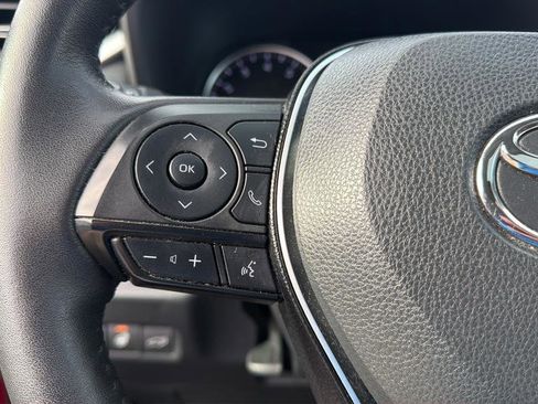 Used 2020 Toyota RAV4 XLE Premium image 23