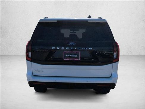 New 2025 Ford Expedition Active image 8