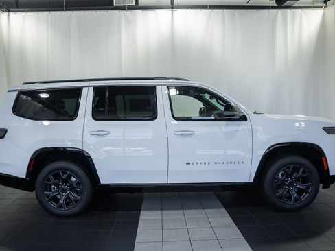 New 2026 Jeep Grand Wagoneer Limited AWD/4WD image 3