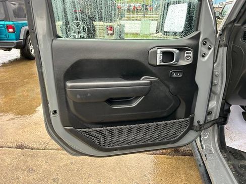 Certified 2023 Jeep Wrangler Rubicon w/ Cold Weather Group image 7