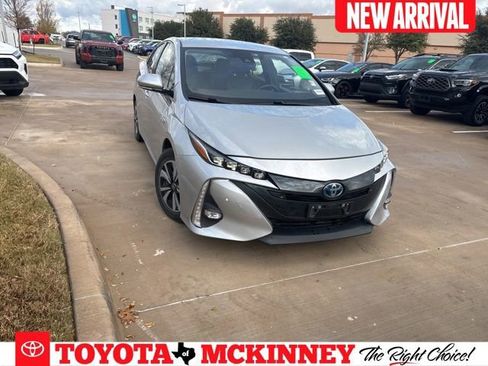 Used 2017 Toyota Prius Prime Advanced image 1