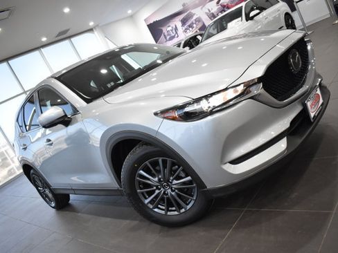 Used 2021 MAZDA CX-5 Touring w/ Touring Preferred SV Package image 4
